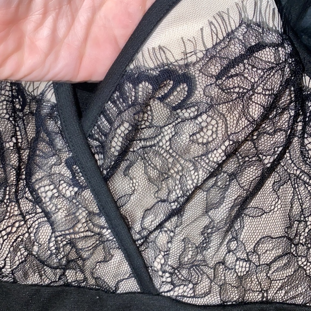 🎲NWT Torrid black lace top! - Picture 3 of 8